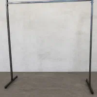 رگال تک ایستاده