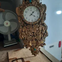 ساعت دیواری  سالم  در حد  نو