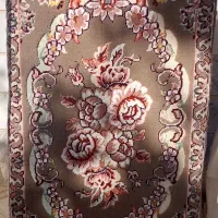 پشتی با رویه طرح برجسته فرش