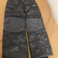 شلوار اسکی و کوه برند. champion