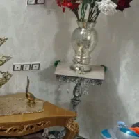 پایه و گل و گلدان