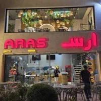 همکار درقسمت اماده سازی  آشپزخانه فست فود