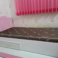 سرویس تخت وکمدنوجوان کارکرده درحدنو