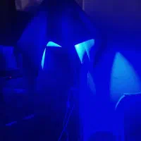 آباژور ایستاده