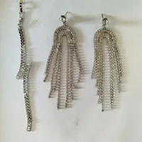 گوشواره و دستبند