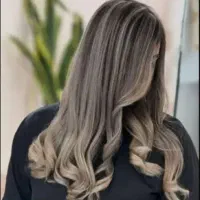 رنگ کار وشنیون کار هستم با شش سال سابقه کاری