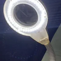 یه عدد رینگ لایت ذره بین دار مخصوص آرایشگاه