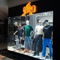 فروشنده آقا نیازمندیم