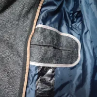 کاپشن|لباس|تهران, تختی|دیوار