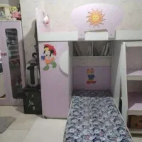 تخت دو طبقه همراه با وسایل