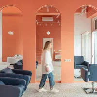 اجاره صندلی سالن زیبایی  در خرم اباد