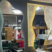 آینه قدی دفرمه پایه دار دیواری نوردار اینه کنسول|آینه|تهران, نعمت‌آباد|دیوار