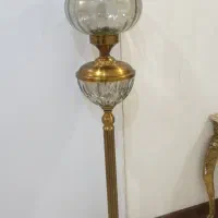 چراغ کنار سالنی