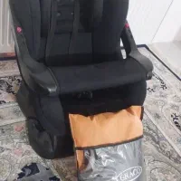 صندلی ماشین کودک به همراه آغوش گیر