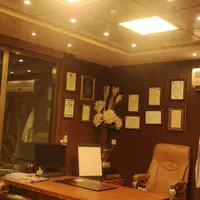 چراغ دست ساز|لامپ و چراغ|قم, چهل درخت‎|دیوار