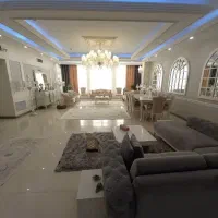 ۱۲۲متر۳خ/فول امکانات/۵ساله/کم واحد/چهارباغ