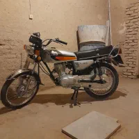 موتور سیکلت جترومدل ۹۲مدارک کامل کارت سوخت دارد