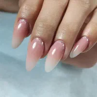 کاشت و ترمیم ناخن طراحی ناخن پدیکور و کاشت پا