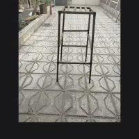 چهارپایه آهنی محکم