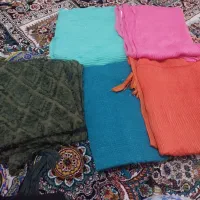 دوعددمانتو و چندتا شال که نو هستن