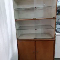 یک عددکمدوبوفه درچهارطبقه