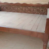 یک عدد تخت سنتی چوب چنار خشک طرح گره چینی درجه یک|مبلمان خانگی و میز عسلی|اصفهان, عباسآباد|دیوار