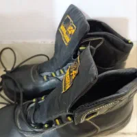۳ عدد کفش ایمنی