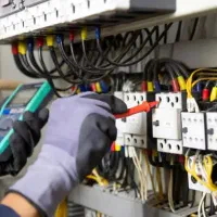 برقکاری و نصب شیرآلات و آبگرمکن و..