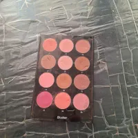 تعدادی سایه تعدادی لوازم ارایش|آرایشی، بهداشتی، درمانی|کرمانشاه, |دیوار