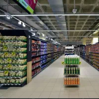 یک فروشنده خانم نیازمندیم