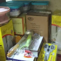 یه تعدادی وسایل ریز منزل آشپزخونه