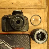 دوربین کانن۷۰۰dهمراه دو لنز|دوربین عکاسی و فیلم‌برداری|اراک, |دیوار