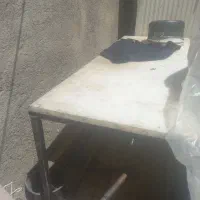 میز کار آهنی با تخته کار بسیار محکم ..