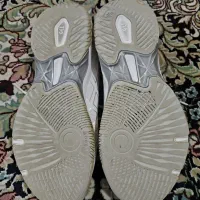 کفش asicsوالیبالی