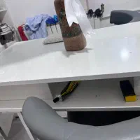 میز ناخنکار|آرایشگاه و سالن‌های زیبایی|سنندج, |دیوار