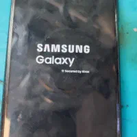 گوشی خاموش و گیر کرده روی لوگو