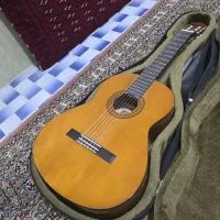 گیتار یاماها C40