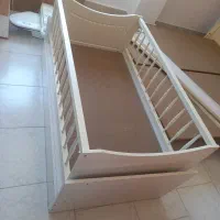 گهواره در حد نو|تخت و صندلی بچه|شیروان (خراسان), |دیوار