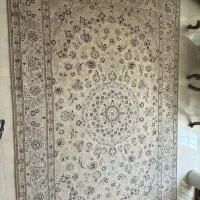 فرش دستبافت نایین ۹ لا گل ابریشم