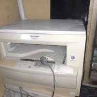 تعدادی پرینتر و دستگاه کپی