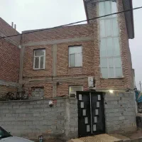 یک باب آپارتمان دو طبقه واقع در جعفرآباد