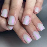 کاشت تخصصی ناخن و مژه