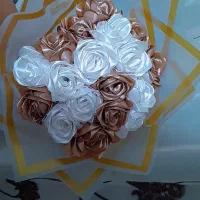 گل رز روبانی