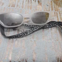 عینک مردونه زنونه نداره