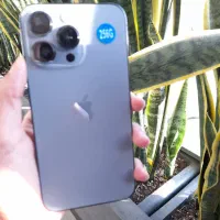 آیفون ۱۳ با طلا و چک