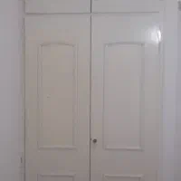 کمد دیواری به همراه چارچوب آهنی