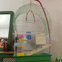 قفس به همراه پایه ایستاده