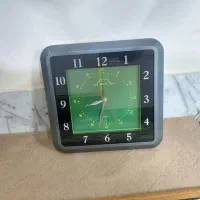 ساعت دیواری سبز