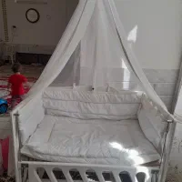 گهواره|تخت و صندلی بچه|کاشمر, |دیوار