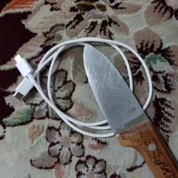 یک عدد چاقو زنجان و یک عدد سیم شارژر دو سر تایپ